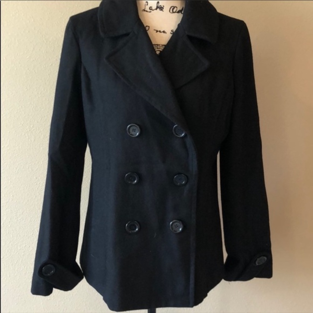 Black pea coat in excellent condition